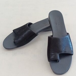 Munro American black mule sandals